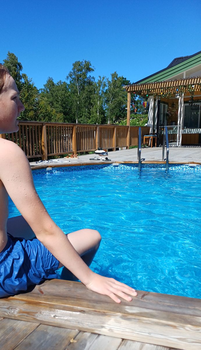 Altan med poolområde pool område på villatomt vimmerby. Visualiserat i 3d och ritningar